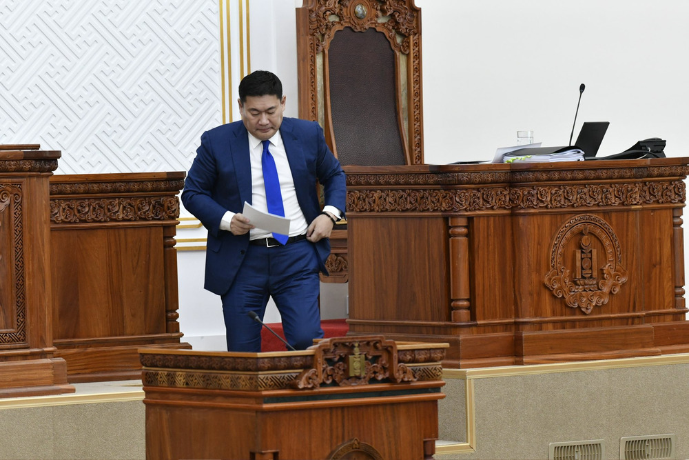 "Ухаа худаг"-аар Хянан шалгах Түр хороо байгуулах Л.Оюун-Эрдэнэ нарын тогтоолын төслийг  өнөөдөр хэлэлцэнэ