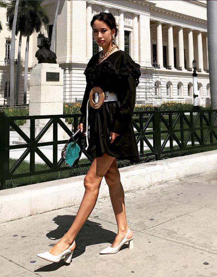Бүх цаг үеийн №1 фэшниста Э.Туулын гоёл Chanel, Gucci-гээр хязгаарлагдахгүй!