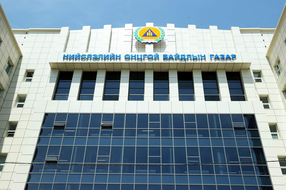 Цаг агаарын онцгой нөхцөлөөс үүдэн төөрсөн, сураггүй болсон 3 удаагийн дуудлага бүртгэгдэж, эрлийн ажиллагааг зохион байгуулан 2 иргэнийг эсэн мэнд олж, нэг иргэн буцалтгүй нэрвэгдэгч болсныг олж, ...