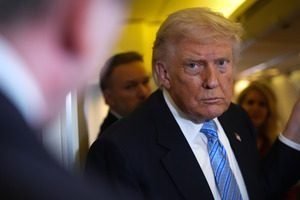 АНУ-ын Ерөнхийлөгч ДоналдТрамп "Ирантай хэлэлцээ хийхэд яарах шаардлагагүй" хэмээн мэдэгджээ