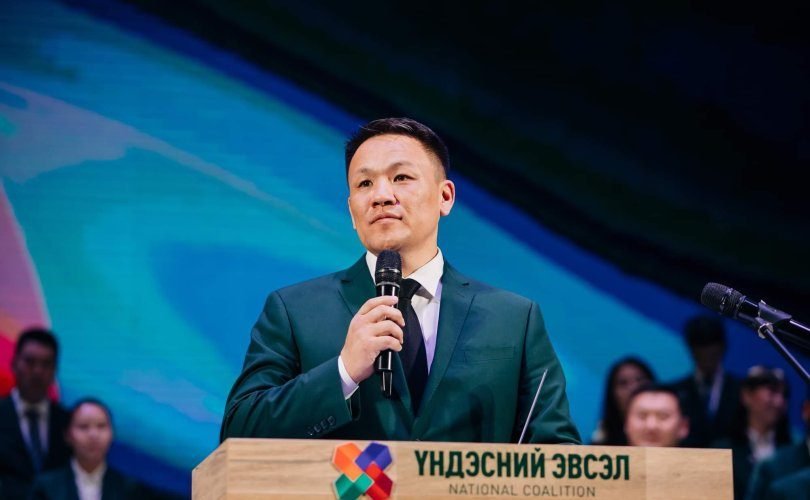 Тэргүүн шадар сайдад горилж буй Н.Номтойбаяр 2 тэрбумын орлоготой, 3,4 тэрбум төгрөгийн автомашинтай