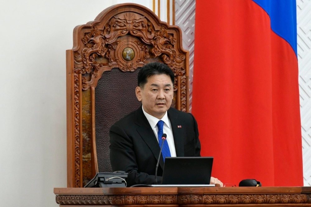 У.Хүрэлсүх: Төр улстай тэрсэлсэн, ард түмэндээ амласан амлалтаа биелүүлдэггүй, ажилдаа ирдэггүй, ард түмнээ доромжилдог ийм этгээдүүдтэй бол Монголын төр, ард түмэн хариуцлага тооцох ёстой