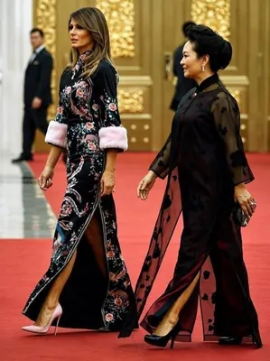 Melania Trump 9 жилийн өмнө БНХАУ-д хийсэн айчлалд Gucci-гээр гоёж байсан бол энэ удаад айлчалд оролцсонгүй