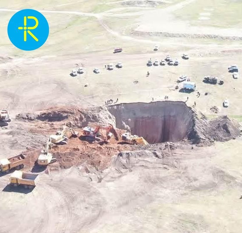 Гурван настай хүүхэд цооногт унаснаас хойш 38 цаг боллоо. Аврах ажиллагаа 33 цаг үргэлжилж байна