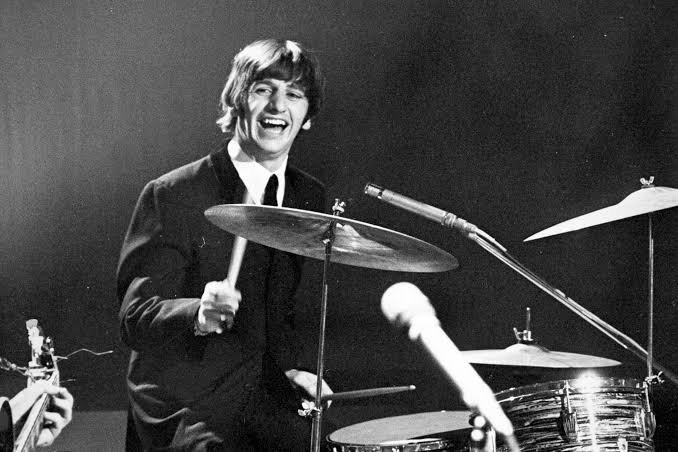 "The Beatles"-ийн зүрхний цохилт Ринго Старр