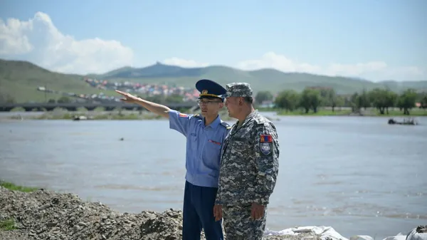 Нийслэлийн Засаг дарга бөгөөд Улаанбаатар хотын Захирагч Б.Пүрэвдагва ХУД-ийн 12,13, 14-р хорооны үер, усны эрсдэлтэй цэгүүдэд ажиллалаа