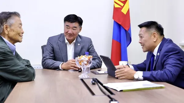 УИХ-ын гишүүн Б.Баярбаатар “Нээлттэй парламент” танхимд ажиллаж, иргэдийн санал хүсэлтийг сонслоо