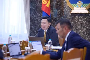 Засгийн газар хуралдаж байна