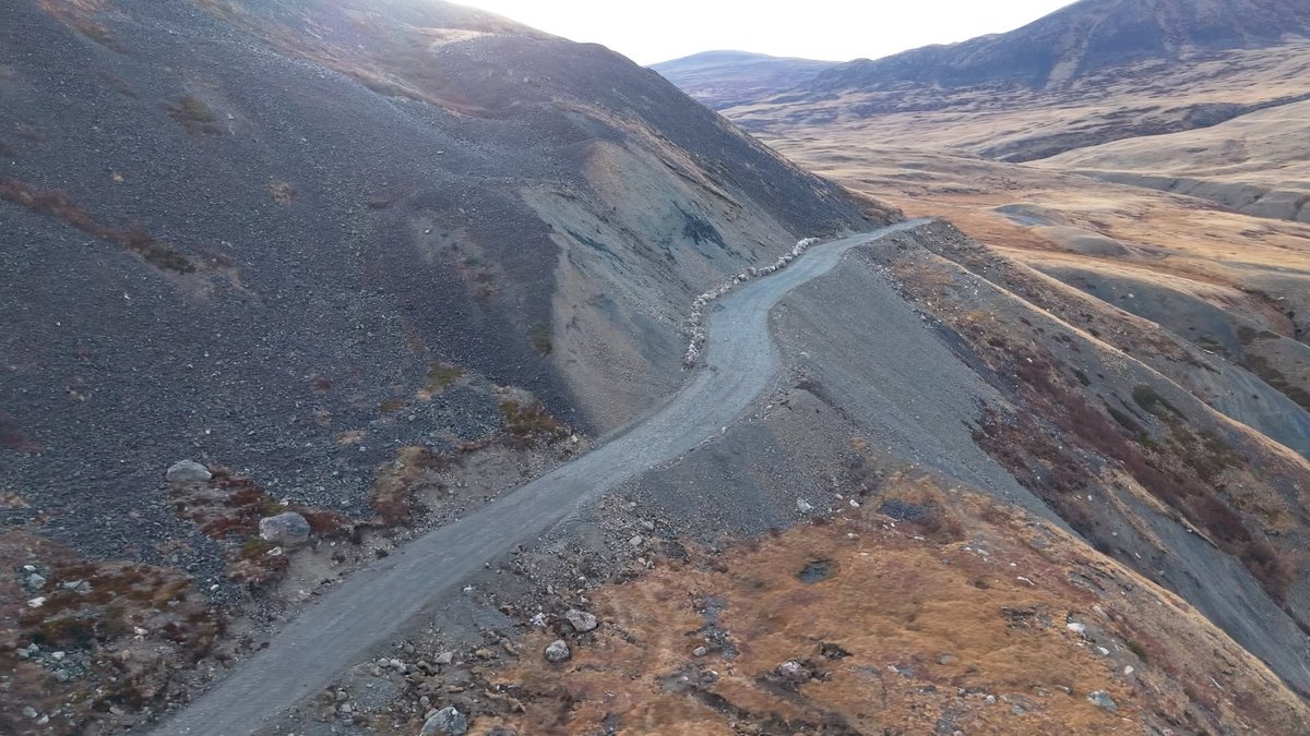 “Асгат” төслийн хүрээнд өндөр уулын бүсэд 2.6 км зам тавьснаар хайгуулын ажлыг сэргээж, ордын үнэ цэнийг нэмэгдүүллээ