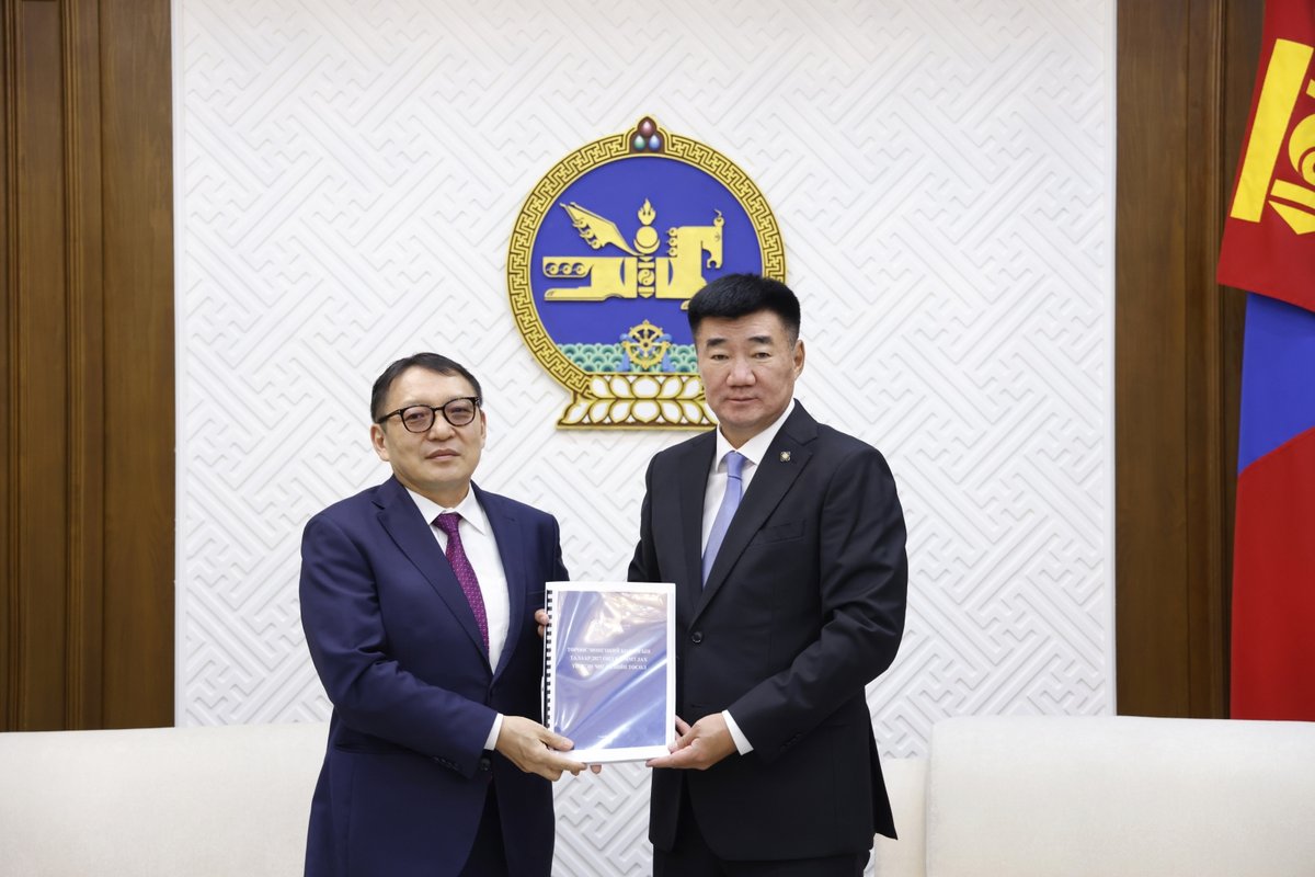 Төрөөс мөнгөний бодлогын талаар 2027 онд баримтлах Үндсэн чиглэлийн төслийг УИХ-д өргөн барилаа