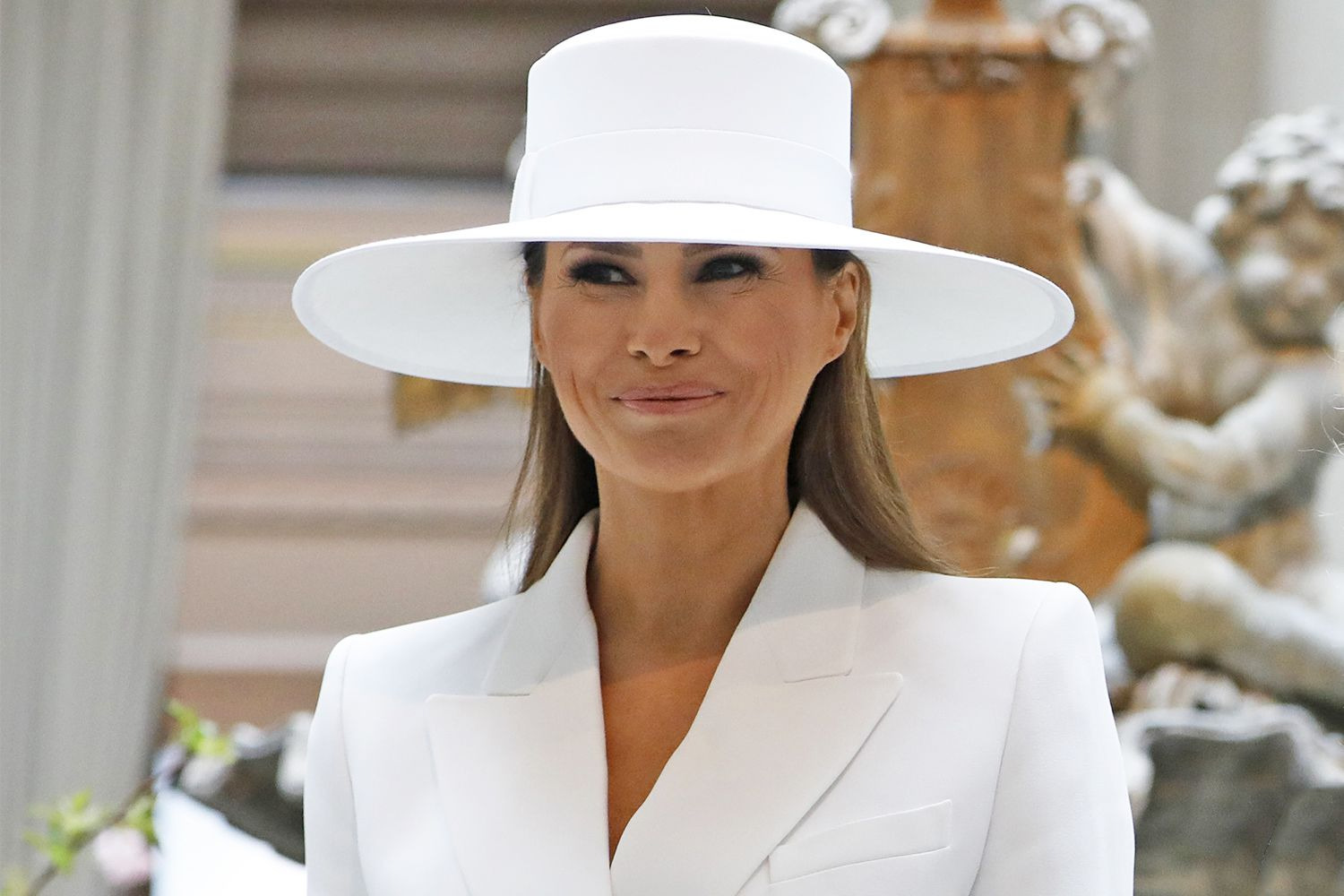 content 2118 melania trump white